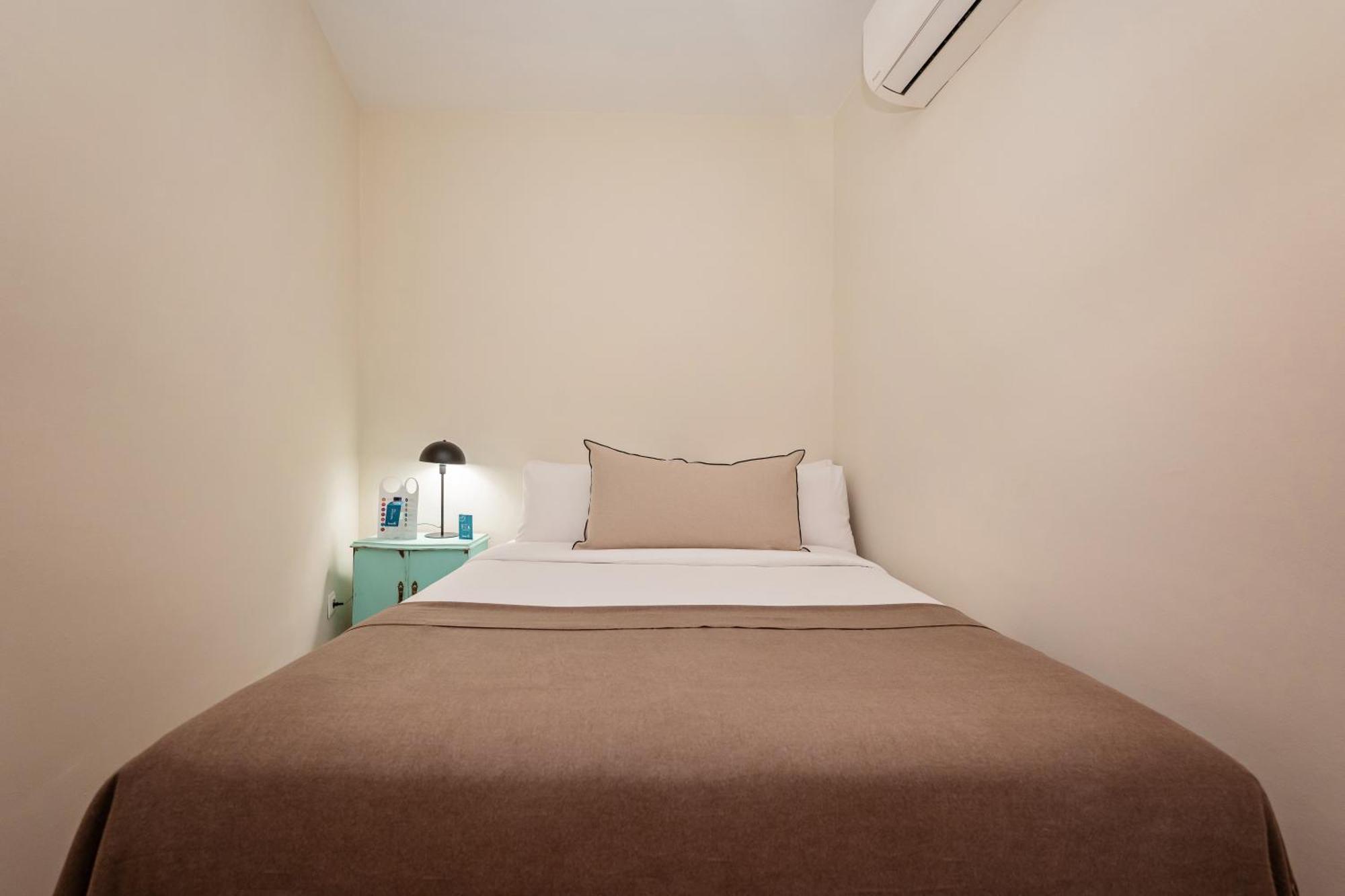 Sweett - Wellington Apartment Барселона Екстериор снимка